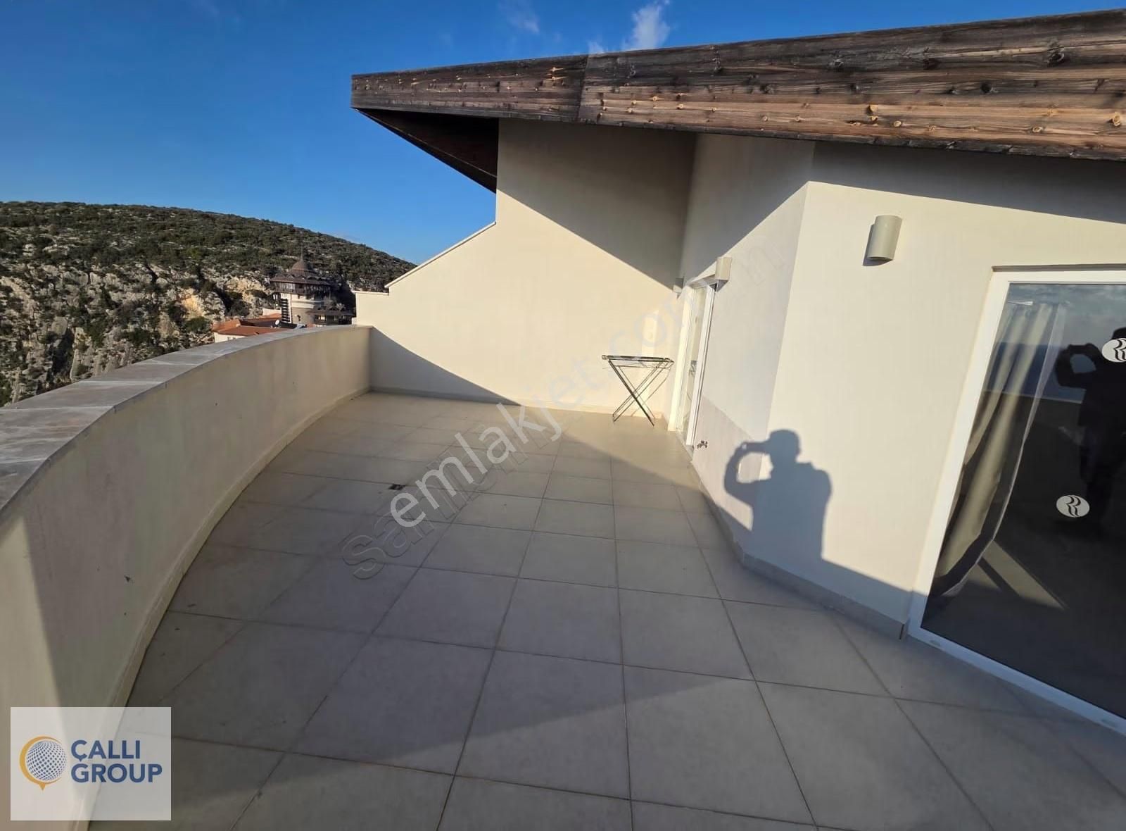 Kuşadası Ramada Suıtes'te 3+1 Çatı Dubleks Yalı Dairesi - Görsel 11