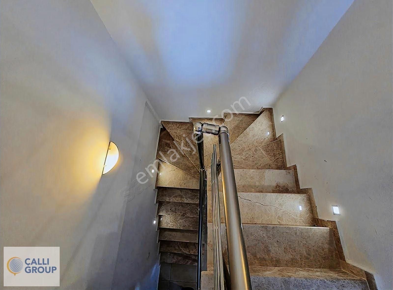 Kuşadası Ramada Suıtes'te 3+1 Çatı Dubleks Yalı Dairesi - Görsel 22