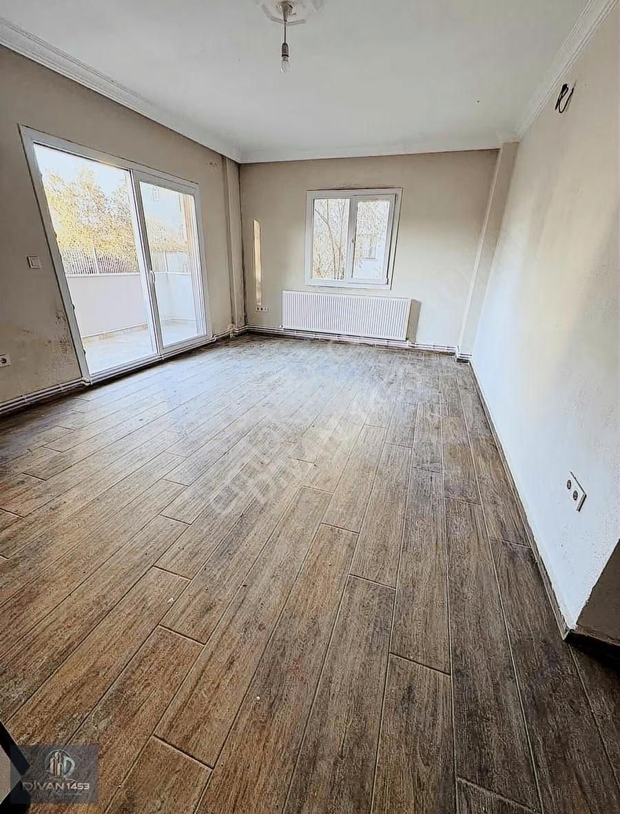 Urla Merkezde Doğalgazlı Geniş 1+1