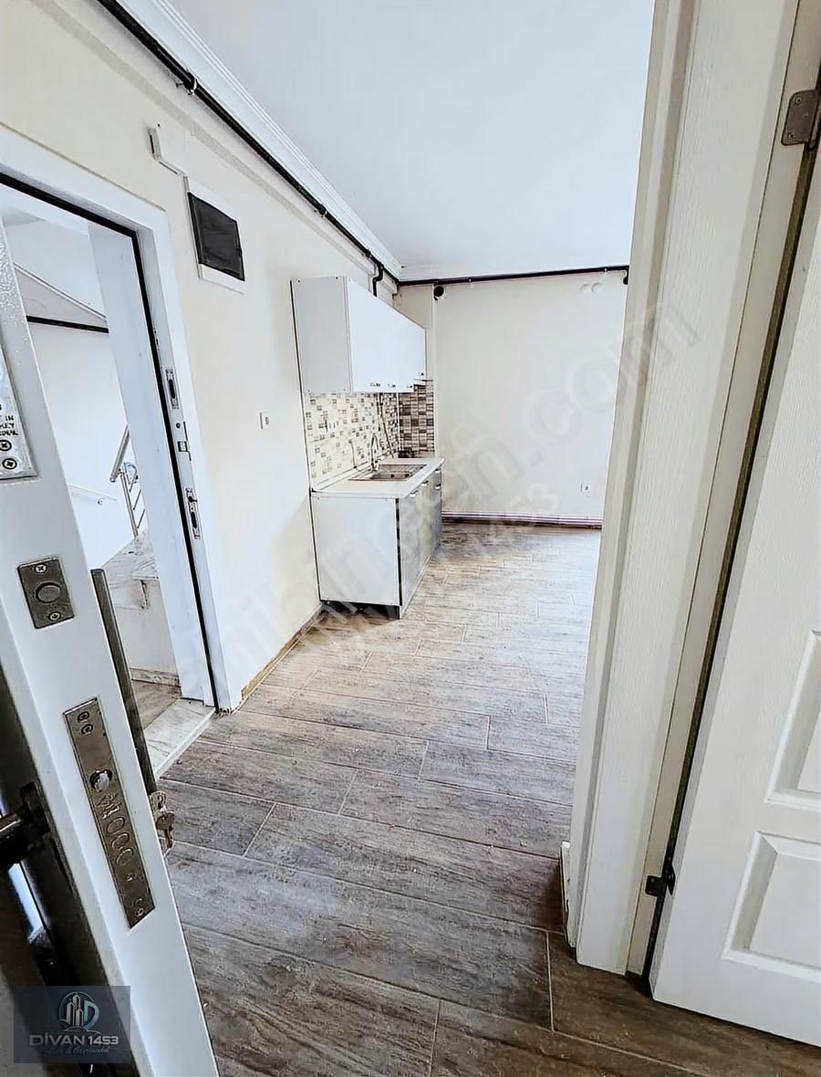 Urla Merkezde Doğalgazlı Geniş 1+1 - Görsel 10