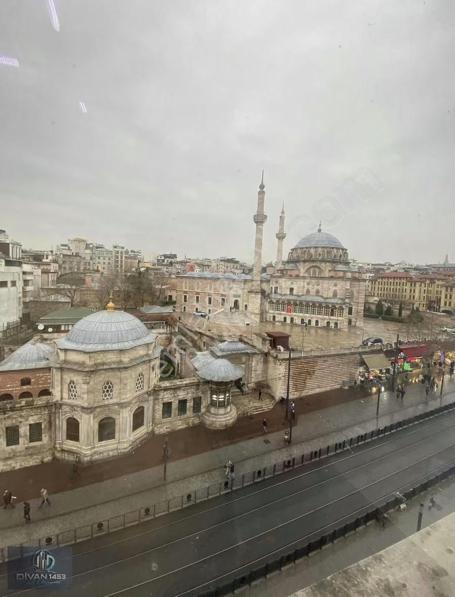 Fırsat Laleli Ve Aksaray Tramvay Ortasında Cadde De 2 Ayrı Daire