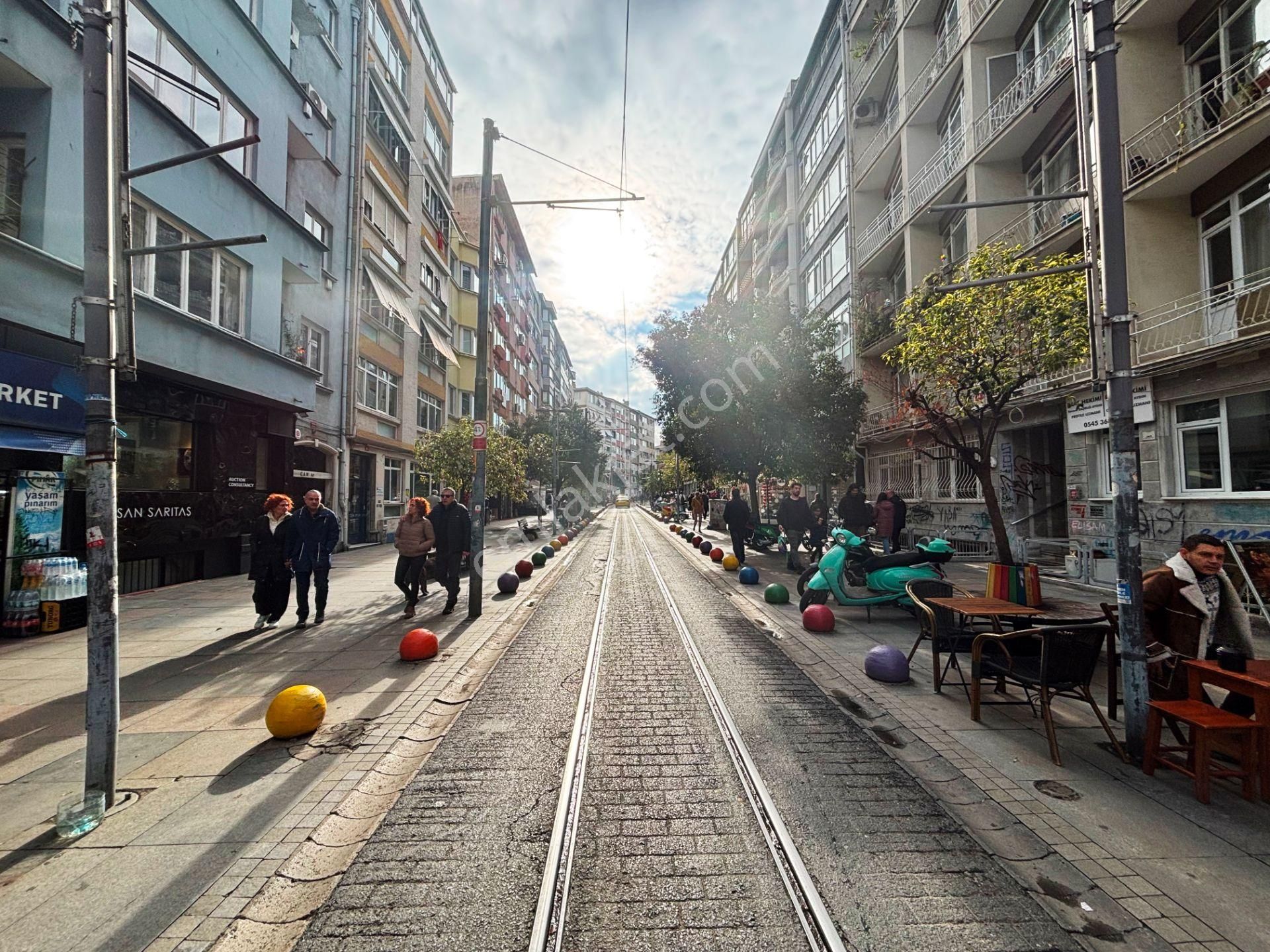 Bahariye Caddesi Köşe Binada 50.000 Getirili 70m2 Satılık Dükkan