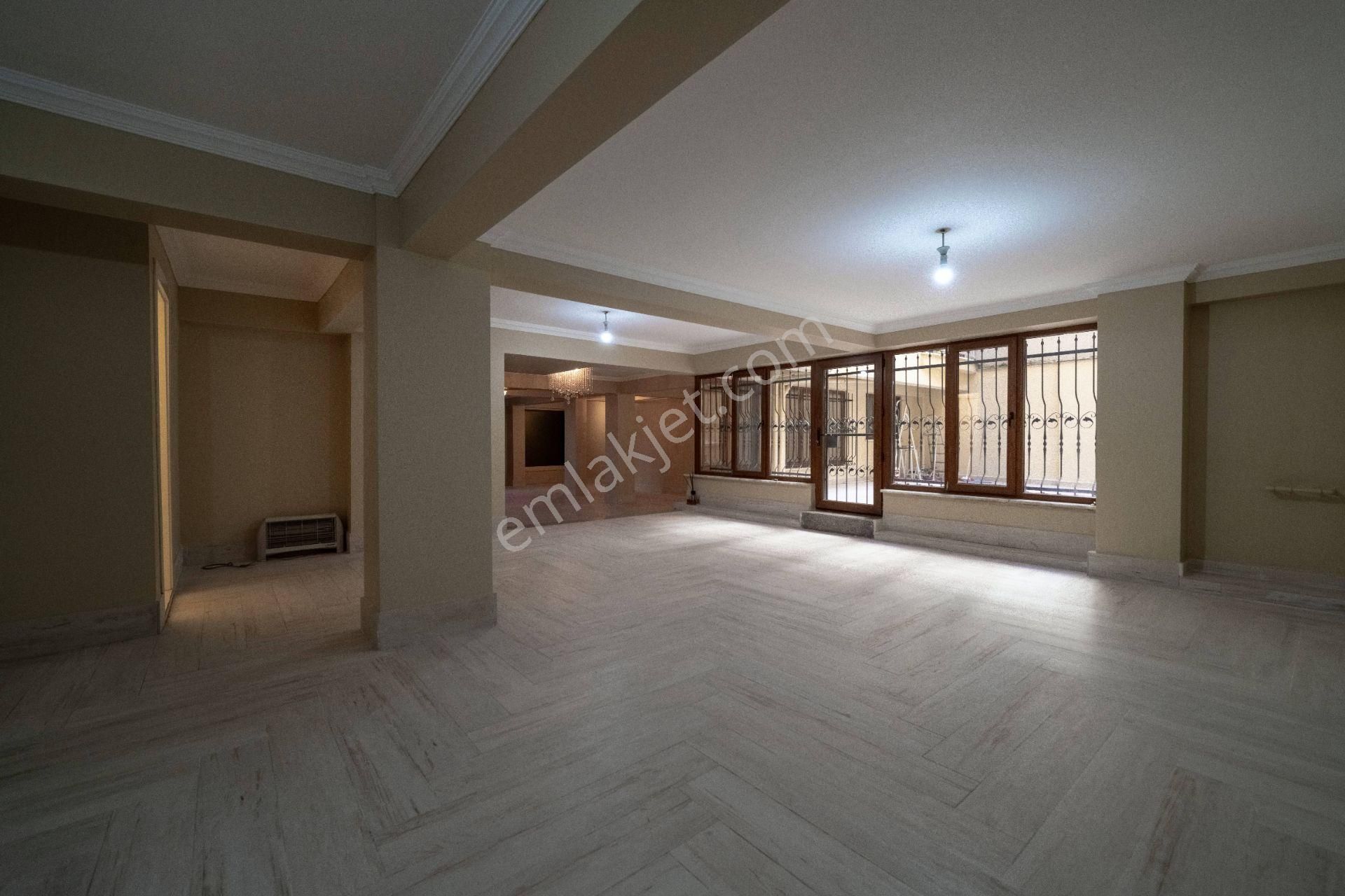 Göktürk Cadde Üstü 210m2 Yeni Bina Otoparklı Wcli Kiralık Dükkan - Görsel 4