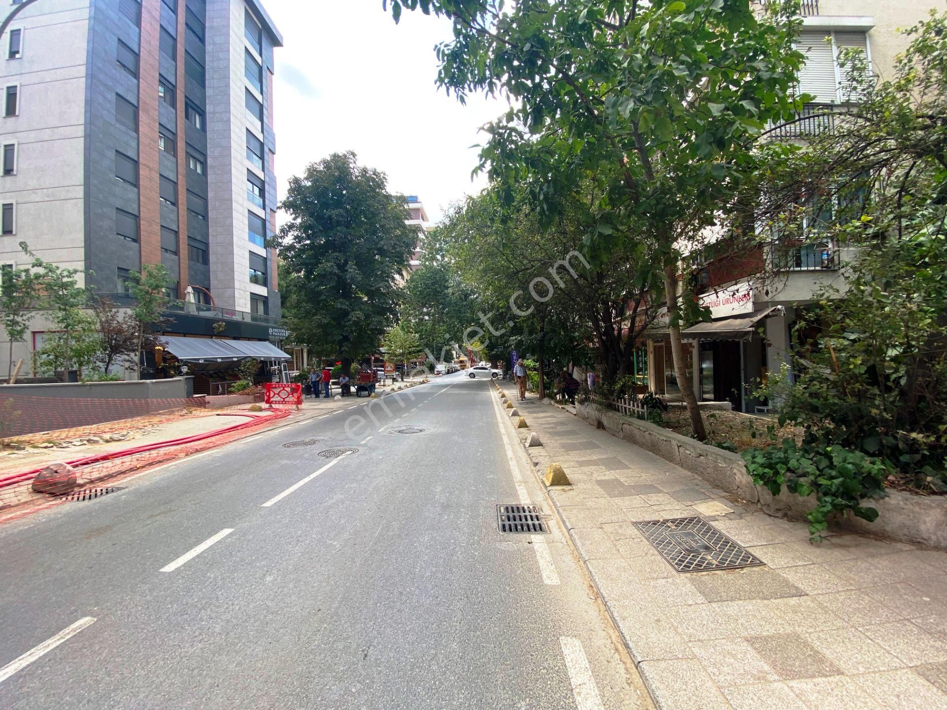 Caddebostan 2014 Yapım İskanlı 9.kat 3 Banyolu 280m2 Satılık 6+2 - Görsel 34