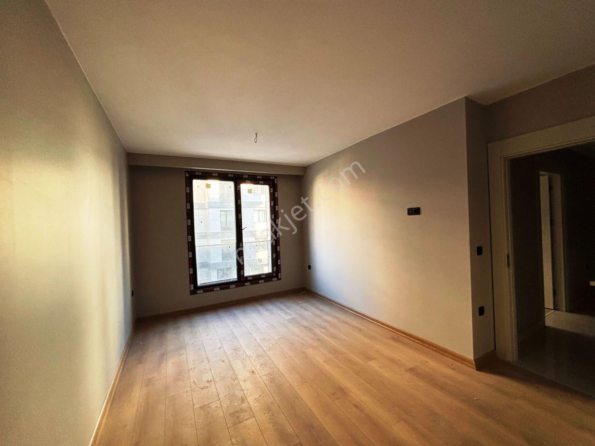 Pendik Sahile 500 Metre Sıfır Sitede 2 Banyolu 2.kat Kiralık 3+1 - Görsel 8