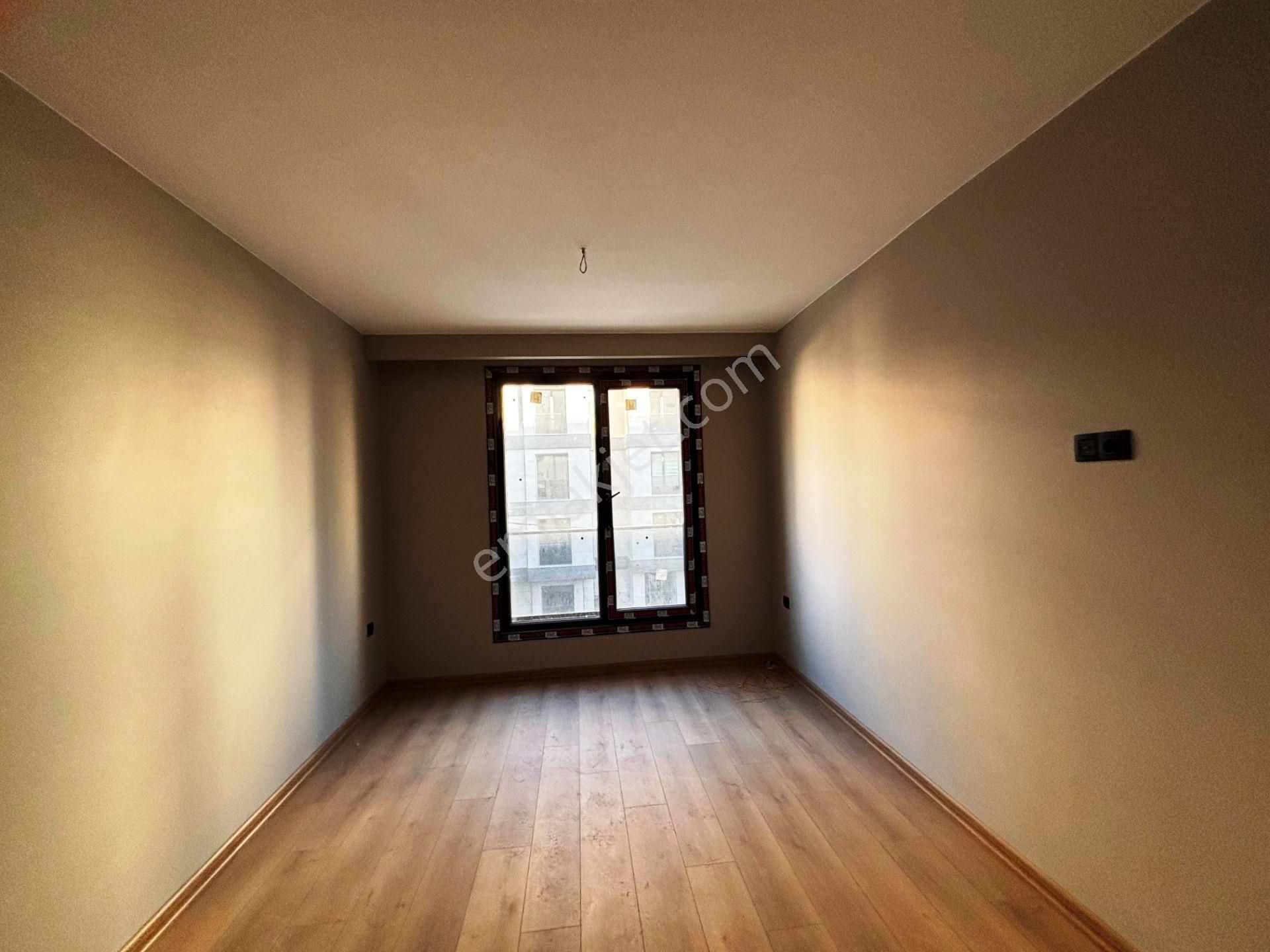 Pendik Sahile 500 Metre Sıfır Sitede 2 Banyolu 2.kat Kiralık 3+1 - Görsel 10