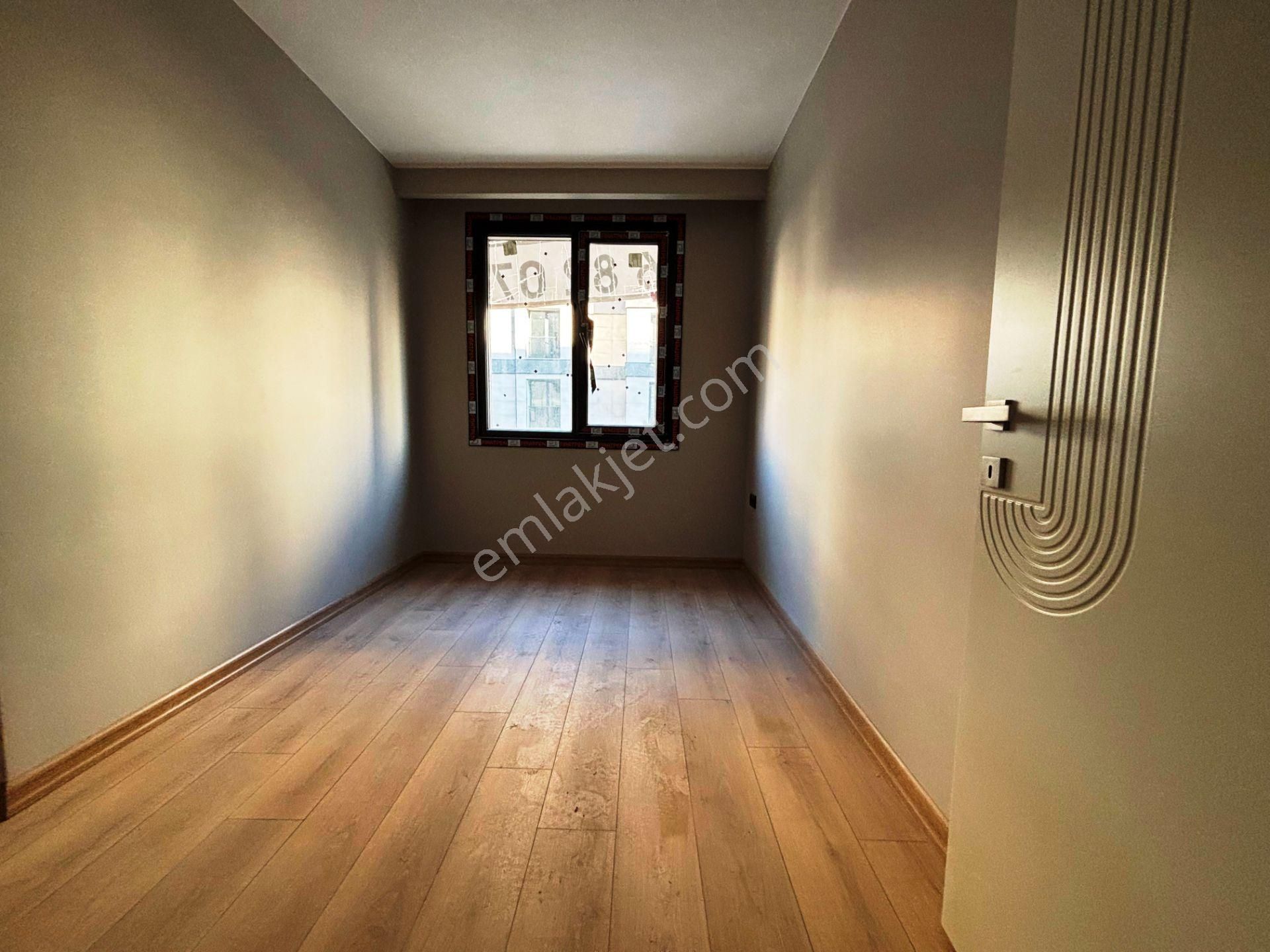 Pendik Sahile 500 Metre Sıfır Sitede 2 Banyolu 2.kat Kiralık 3+1 - Görsel 12