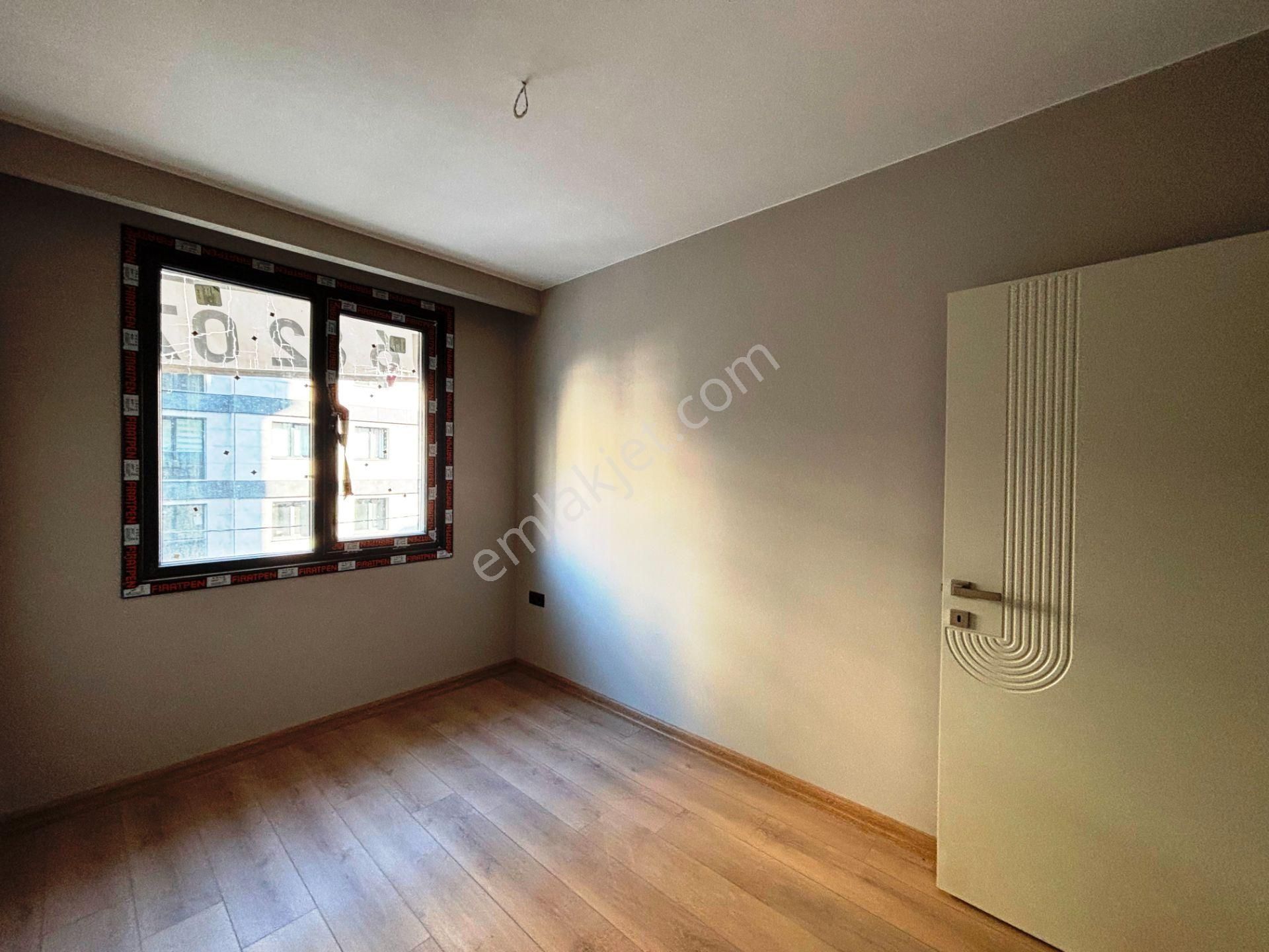 Pendik Sahile 500 Metre Sıfır Sitede 2 Banyolu 2.kat Kiralık 3+1 - Görsel 13