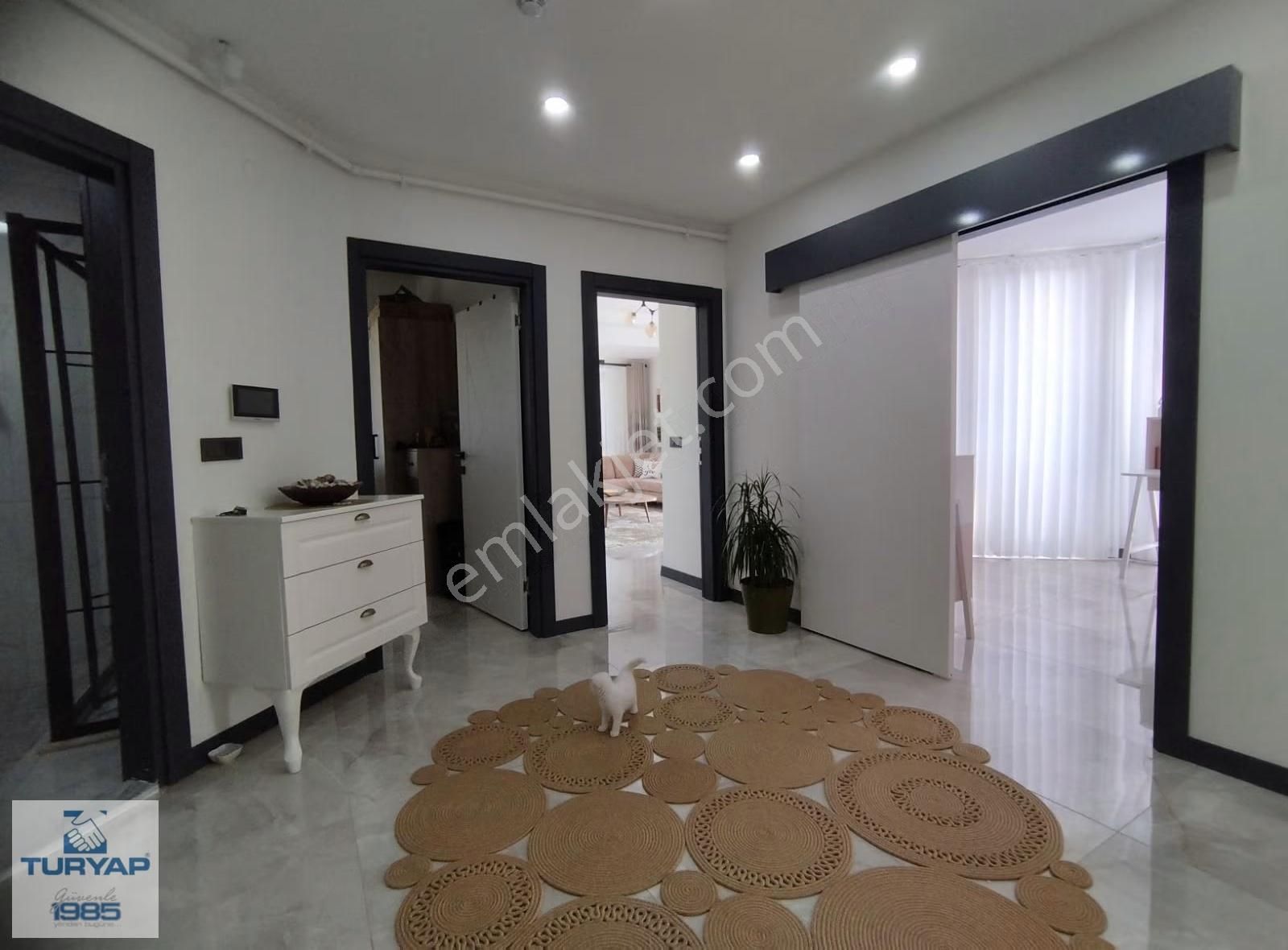 Yalova Merkez İki Bloklu Site İçerisinde Bahçe Dubleksi - Görsel 18