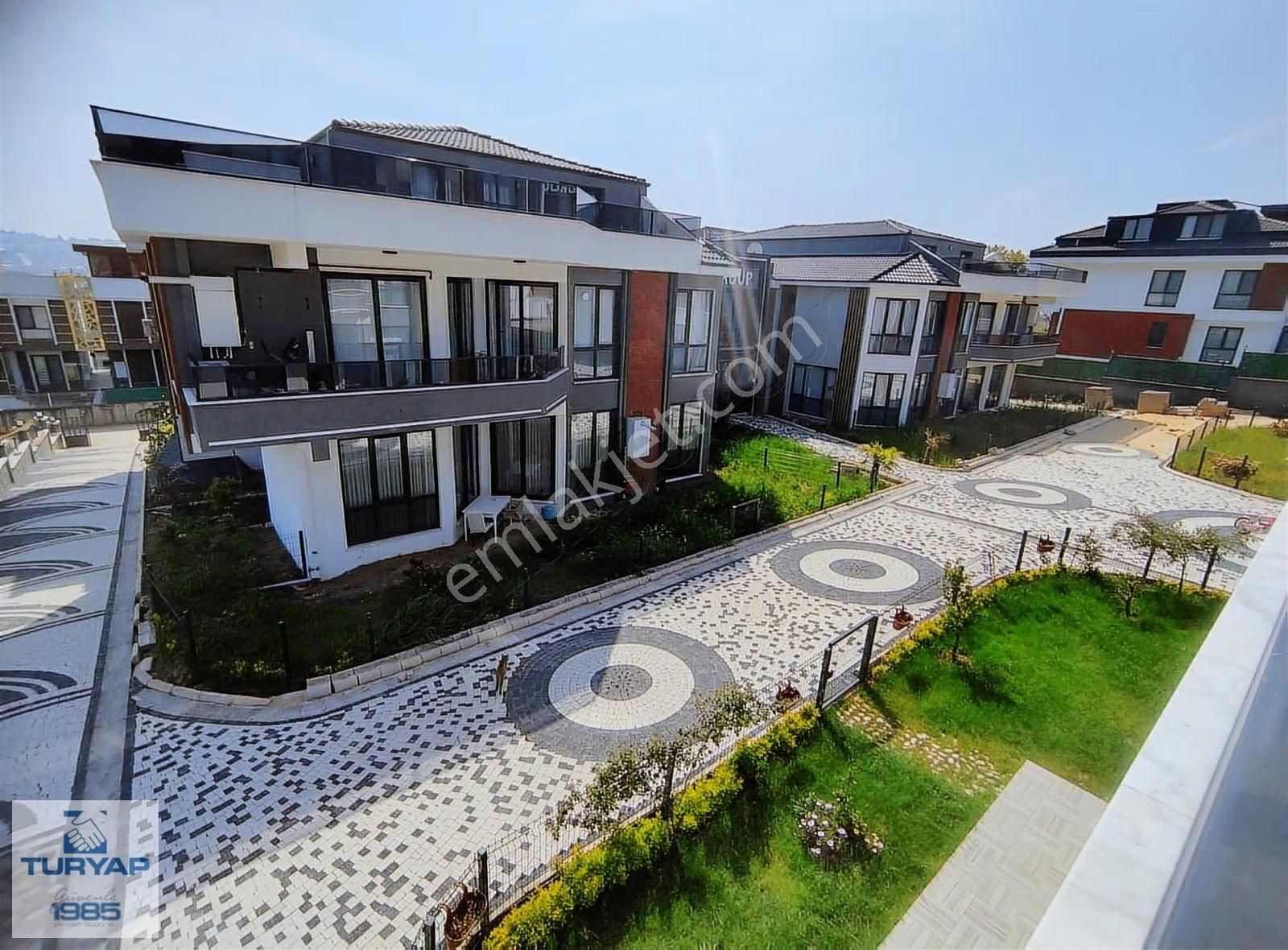 Yalova Merkez İki Bloklu Site İçerisinde Bahçe Dubleksi - Görsel 12