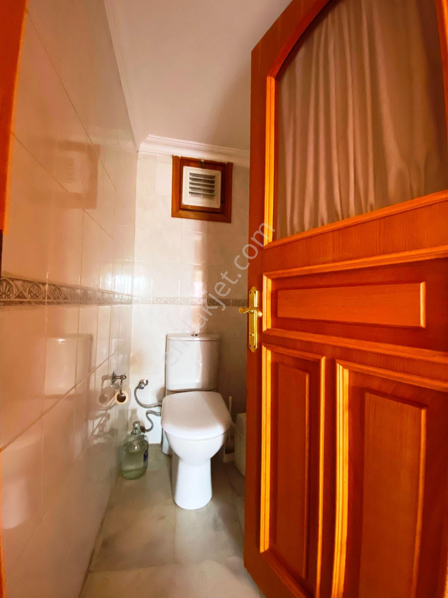 Erenköy Marmaray Yakını Gömme Dolaplı 2 Wc'li Arakat Kiralık 3+1 - Görsel 25