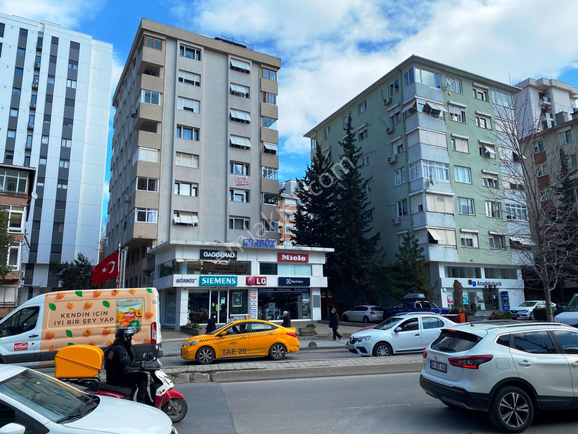 Erenköy Marmaray Yakını Gömme Dolaplı 2 Wc'li Arakat Kiralık 3+1 - Görsel 34