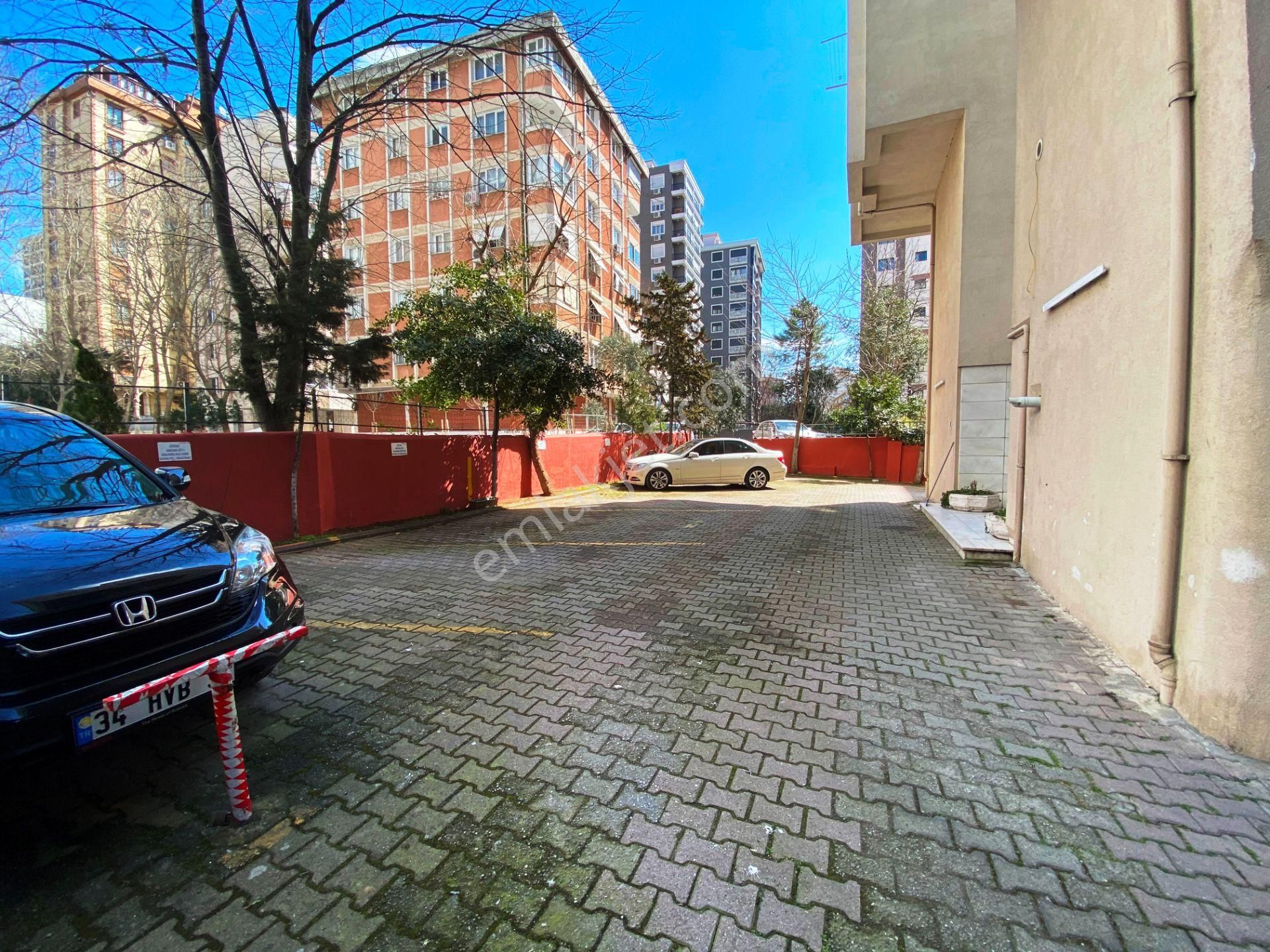 Erenköy Marmaray Yakını Gömme Dolaplı 2 Wc'li Arakat Kiralık 3+1 - Görsel 29