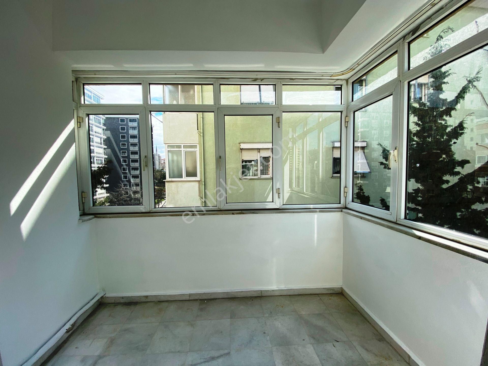 Erenköy Marmaray Yakını Gömme Dolaplı 2 Wc'li Arakat Kiralık 3+1 - Görsel 26