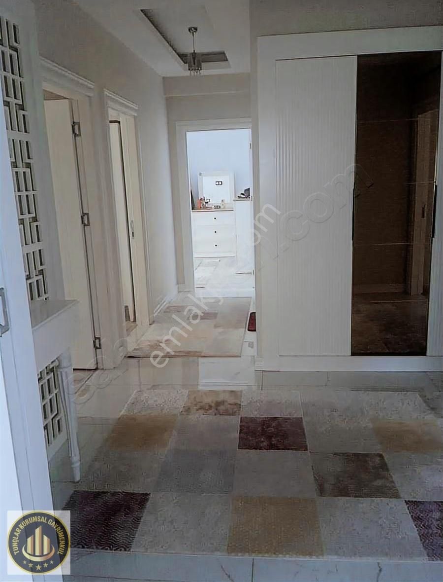 Wiston Avm Karşısında Satılık 3.5+1 Lüküs Sitede Arakat Daire