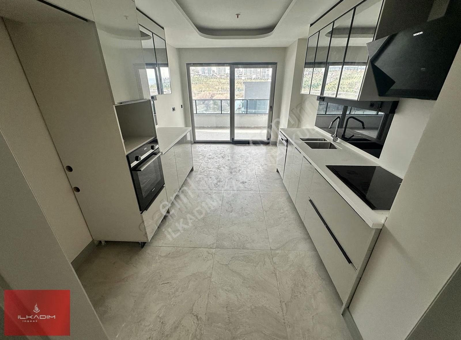 Ovacık'ta Kapalı Havuzlu Saunalı Güvenlikli Sitede Bulvar Cephe