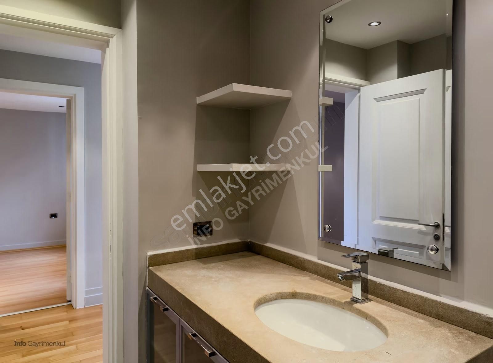 Kemer Country'de Tek Yetkili 4+2 Müstakil Havuzlu Satılık Villa - Görsel 3