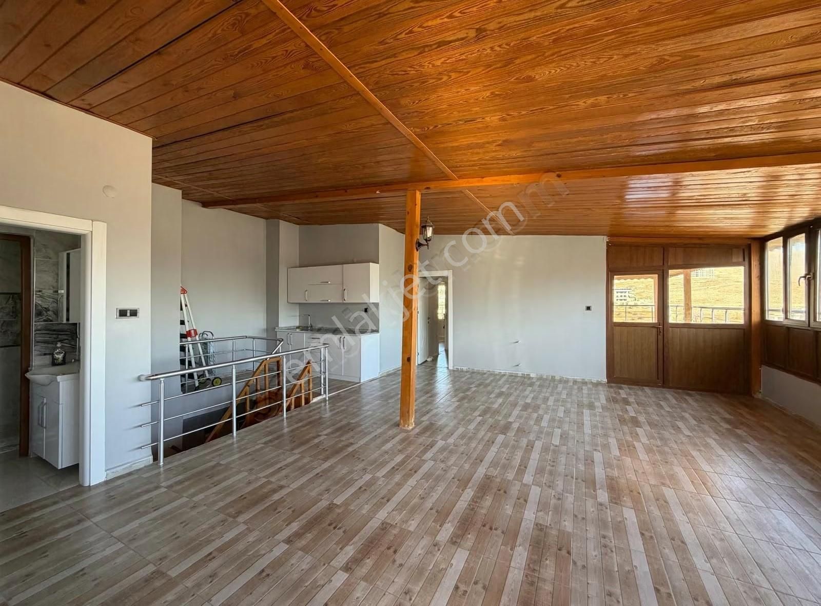 Cadde 17 Emlaktan 4+2 Masrafsız Manzaralı Dublex - Görsel 15