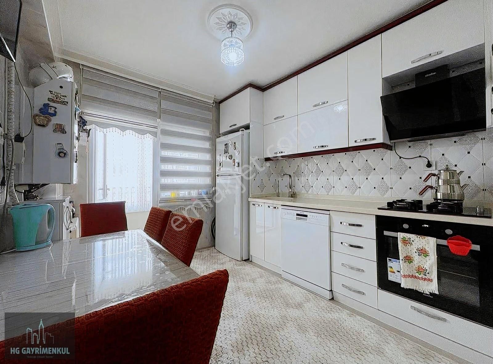 Hg.'den Andiçen Mh.'de 3+1 Ön Cephe Bağımsız Satılık Daire