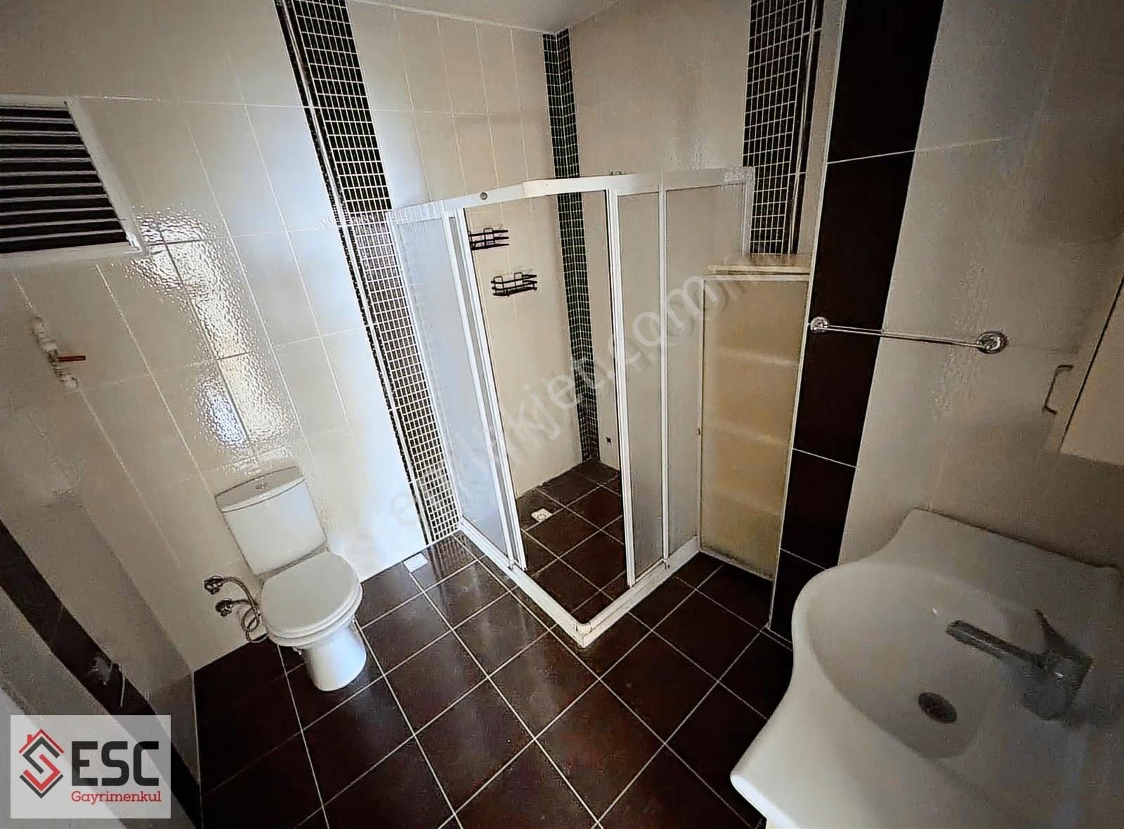 Esc'den Menderes Mh,de Geniş B.mutfak 3+1 Daire Esc2371 - Görsel 3