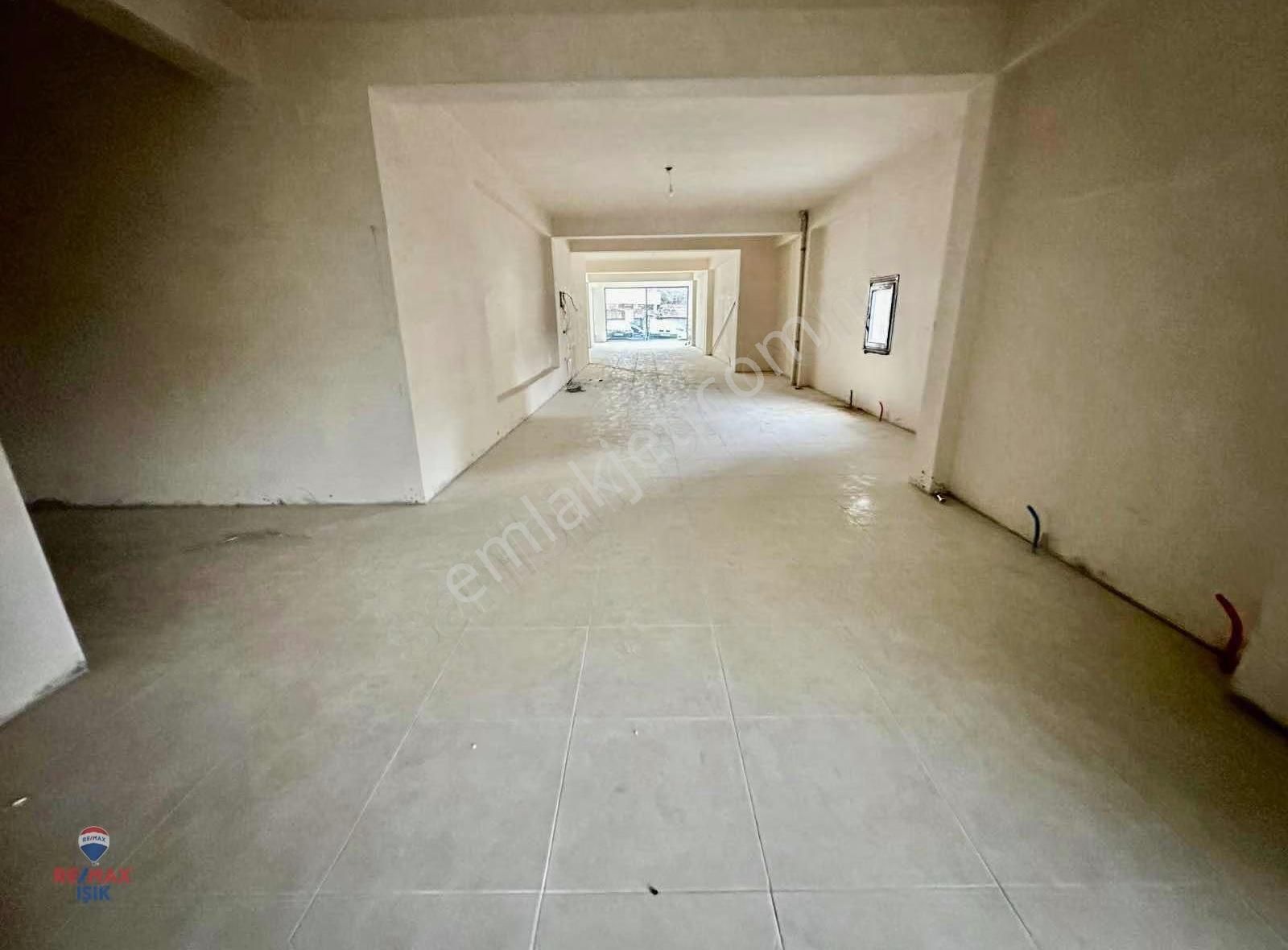 Sultanbeyli Merkezde Düz Girişli 570 M2 Net Kullanım Sahip - Görsel 6