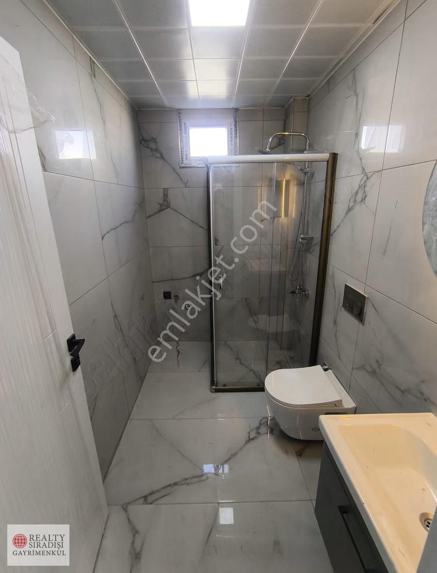 Sıradışı'ndan Site İçerisinde Satılık 2+1 Güney Cephe Köşe Daire - Görsel 3