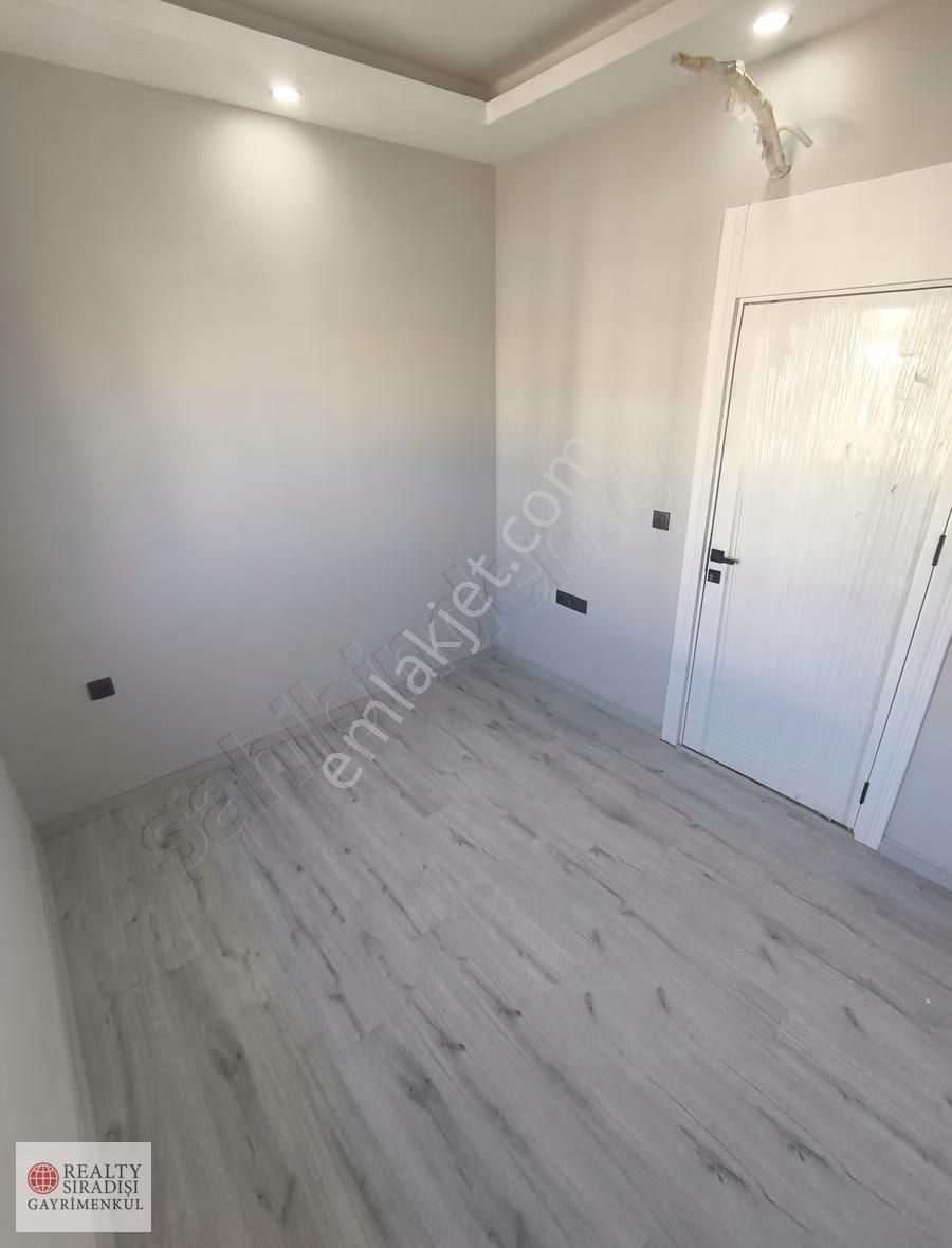 Sıradışı'ndan Site İçerisinde Satılık 2+1 Güney Cephe Köşe Daire - Görsel 11