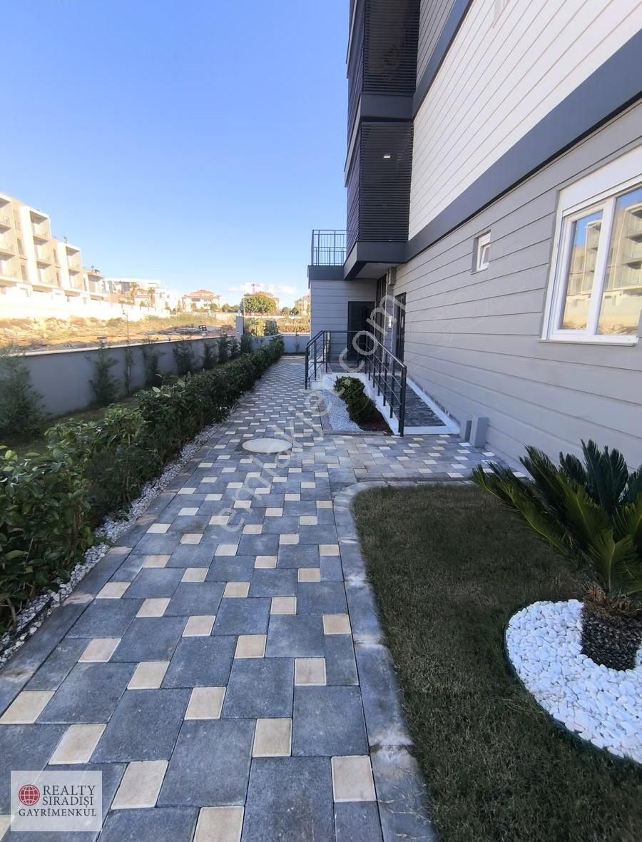 Sıradışı'ndan Site İçerisinde Satılık 2+1 Güney Cephe Köşe Daire - Görsel 8