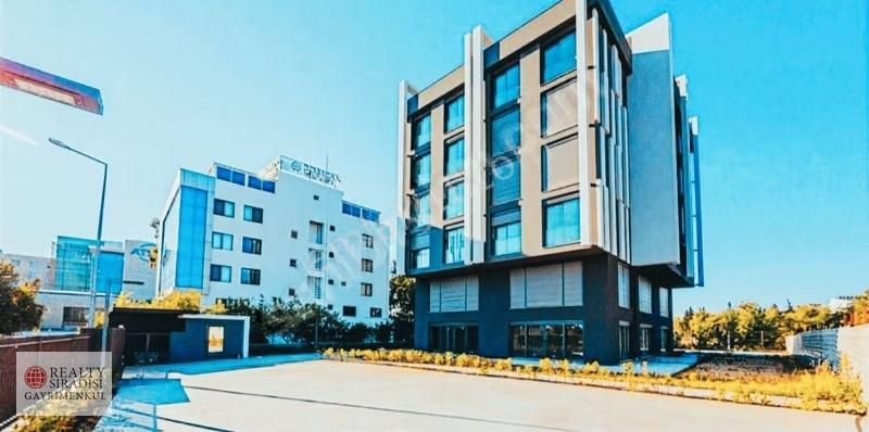 Havaalanı Ve Şehir Merkezi Yakını Eşyalı Kiralık 1+1 Lüx Daire