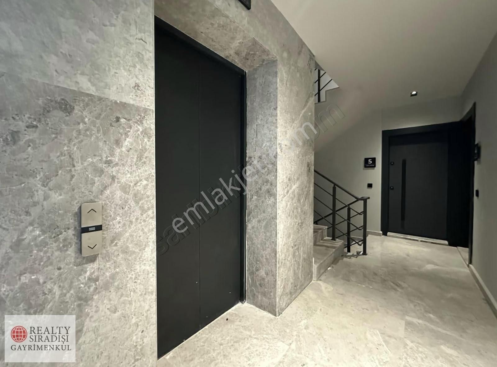 Havaalanı Ve Şehir Merkezi Yakını Eşyalı Kiralık 1+1 Lüx Daire - Görsel 14