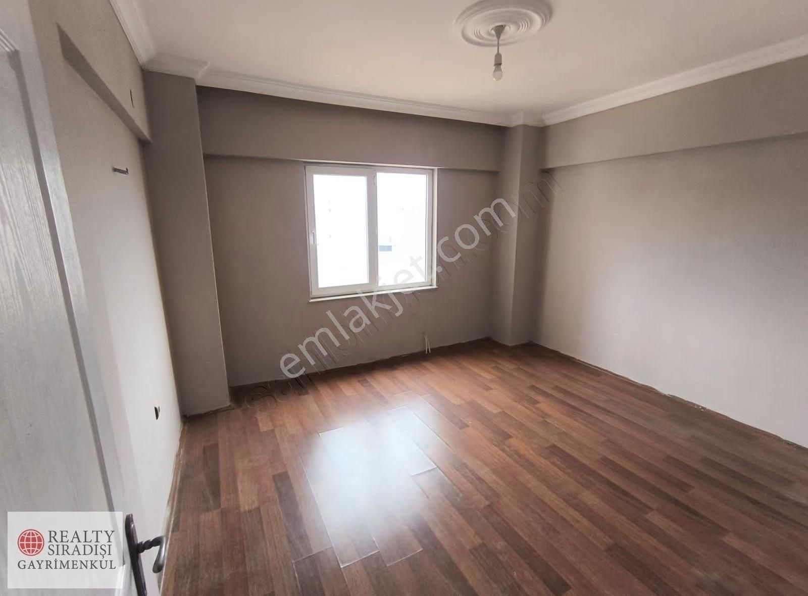 Altıntaşın En Uygunu Katta Kiralık 3+1 Boş Daire - Görsel 11