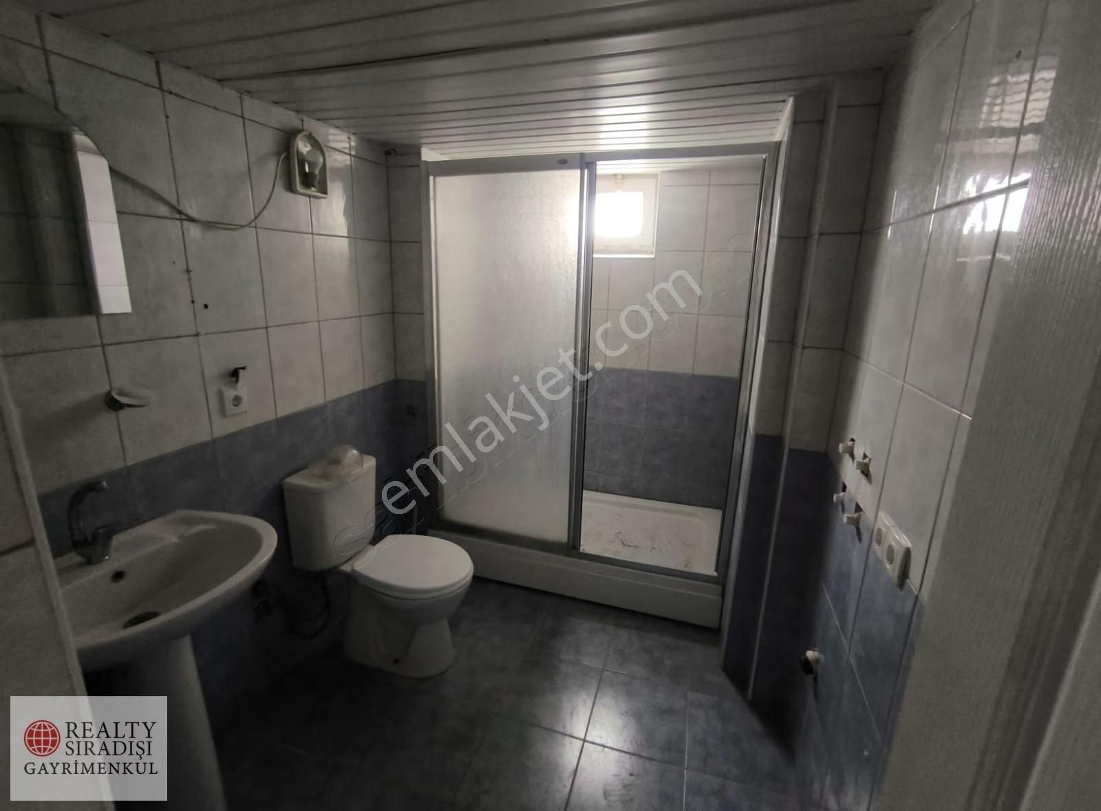 Altıntaşın En Uygunu Katta Kiralık 3+1 Boş Daire - Görsel 6