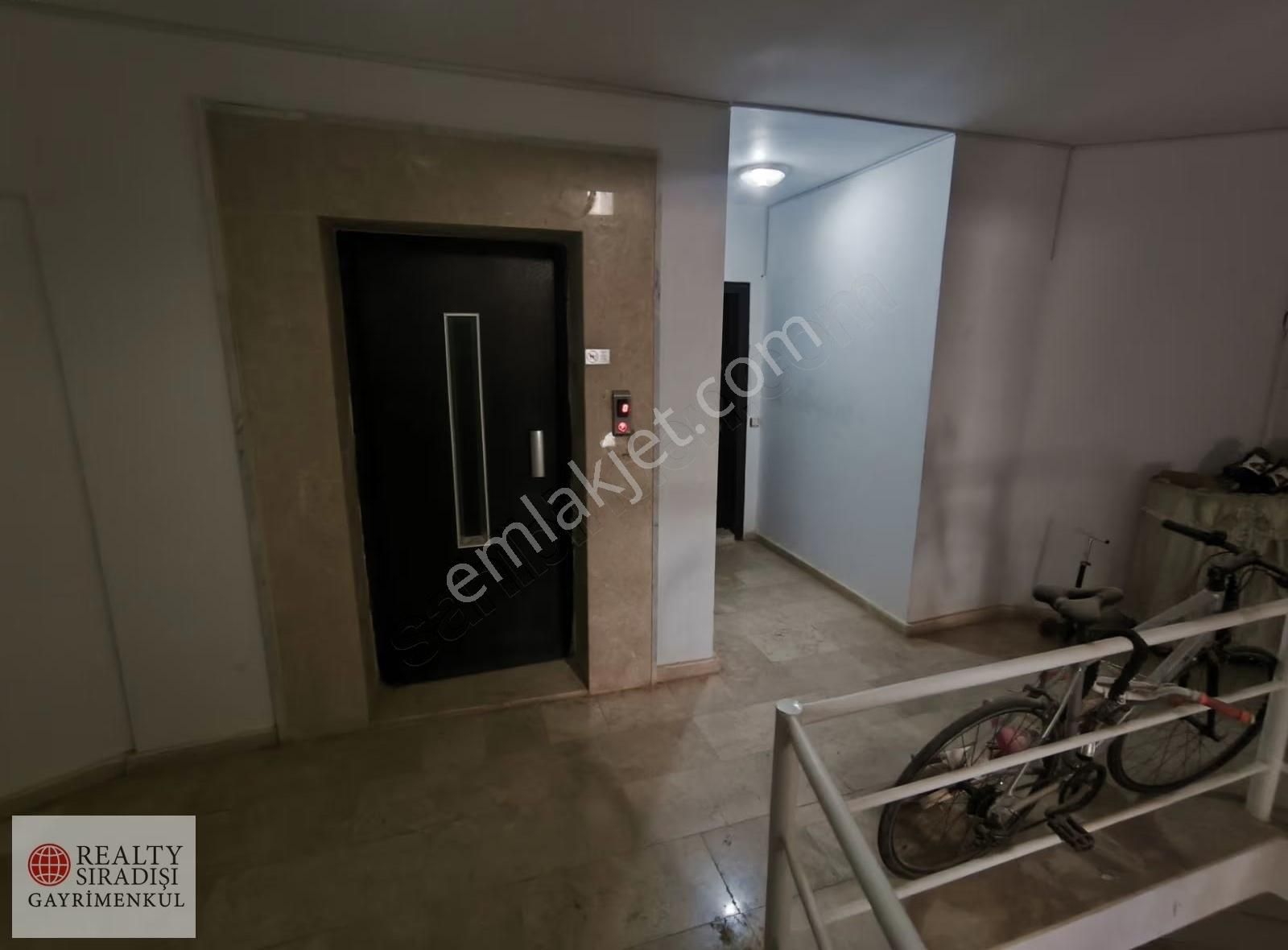 Altıntaşın En Uygunu Katta Kiralık 3+1 Boş Daire - Görsel 3