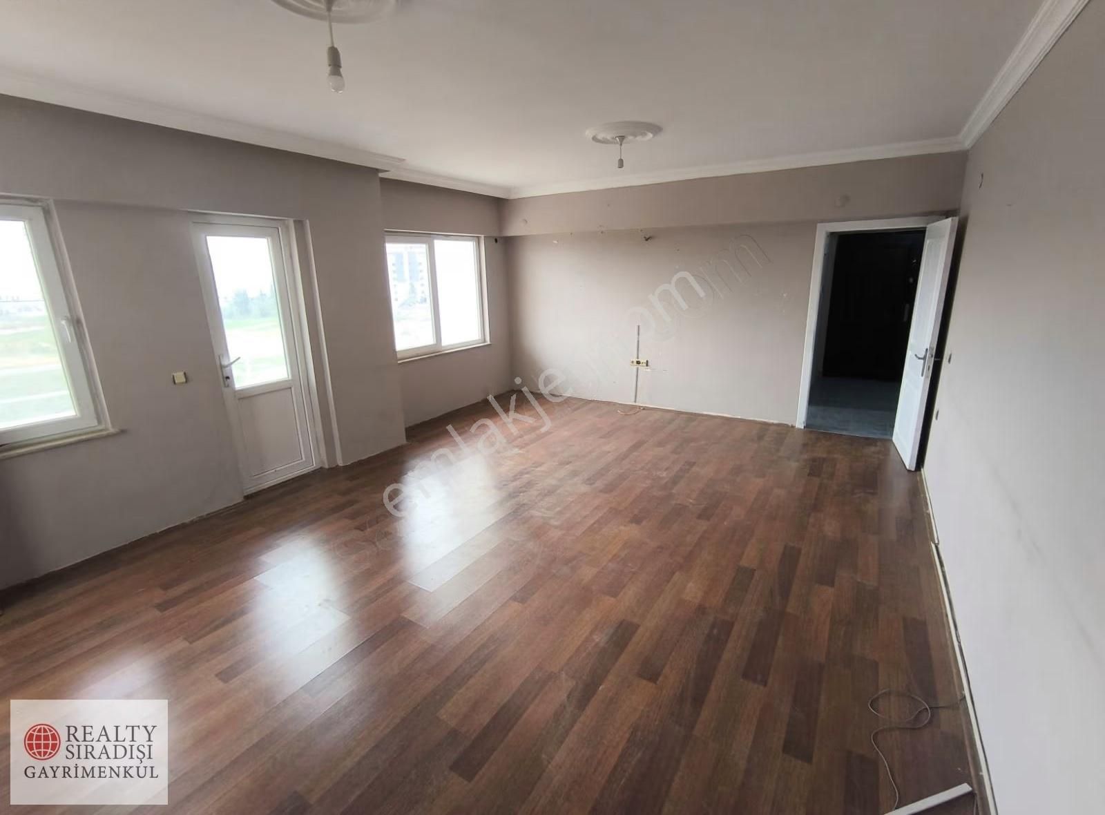 Altıntaşın En Uygunu Katta Kiralık 3+1 Boş Daire - Görsel 4