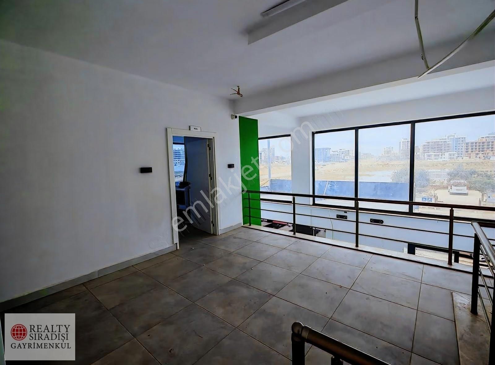 Altıntaş 40lık Yola Köşebaşı | Otoparklı | Bacalı Kiralık Dükkan - Görsel 5