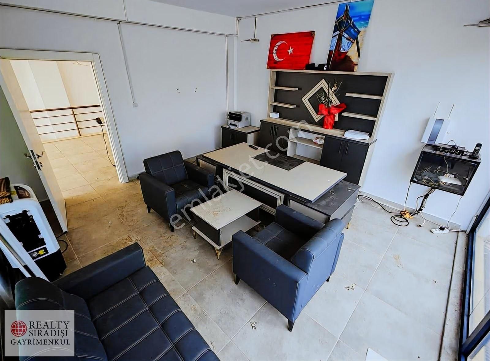 Altıntaş 40lık Yola Köşebaşı | Otoparklı | Bacalı Kiralık Dükkan - Görsel 3