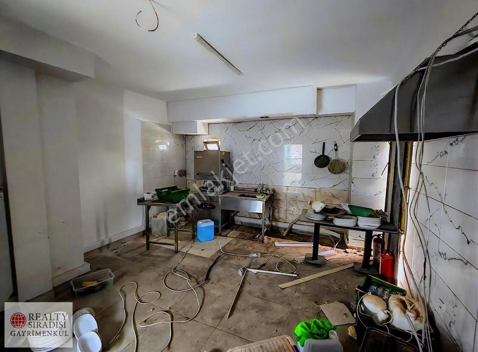 Altıntaş 40lık Yola Köşebaşı | Otoparklı | Bacalı Kiralık Dükkan - Görsel 18