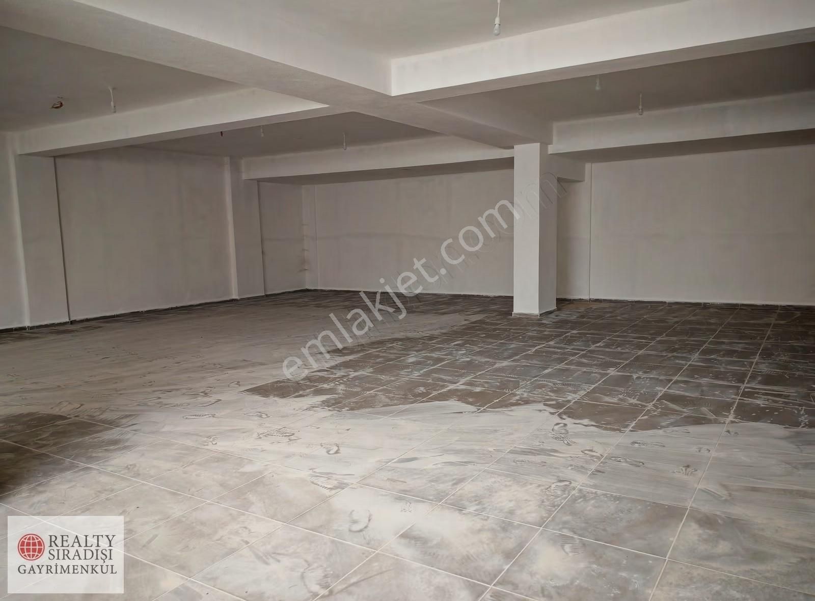 Altıntaş'ta Kardeşkentler 2 30 Luk Yolun Ortasında 750 M2 Dükkan - Görsel 5