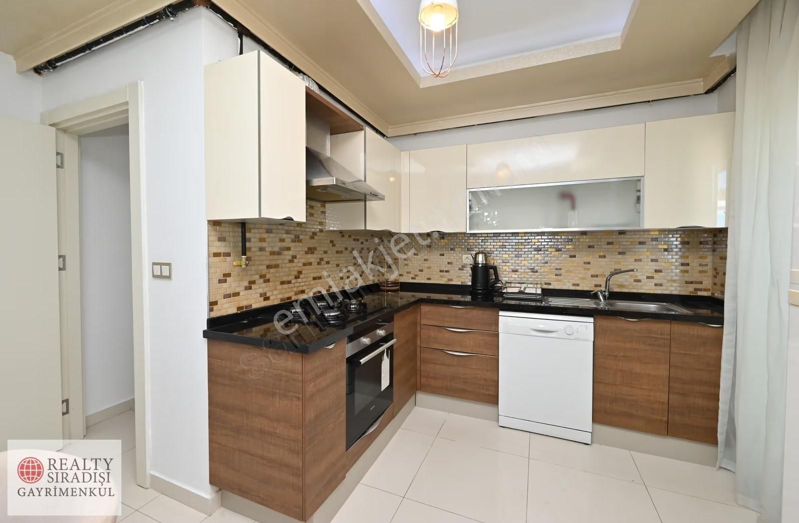 Lara Sahil Bandına 2. Parsel Geniş Eşyalı Arakat 1+1 Daire - Görsel 9