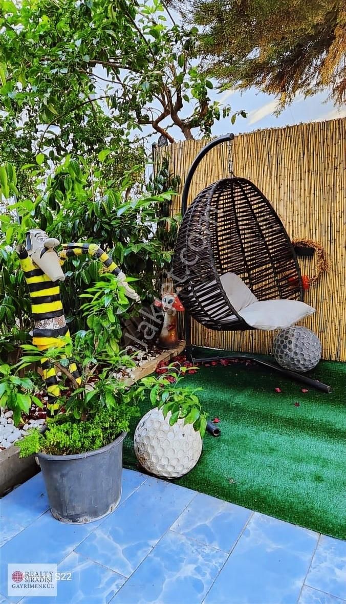 Lara Sahil Bandına 2. Parsel Geniş Eşyalı Arakat 1+1 Daire