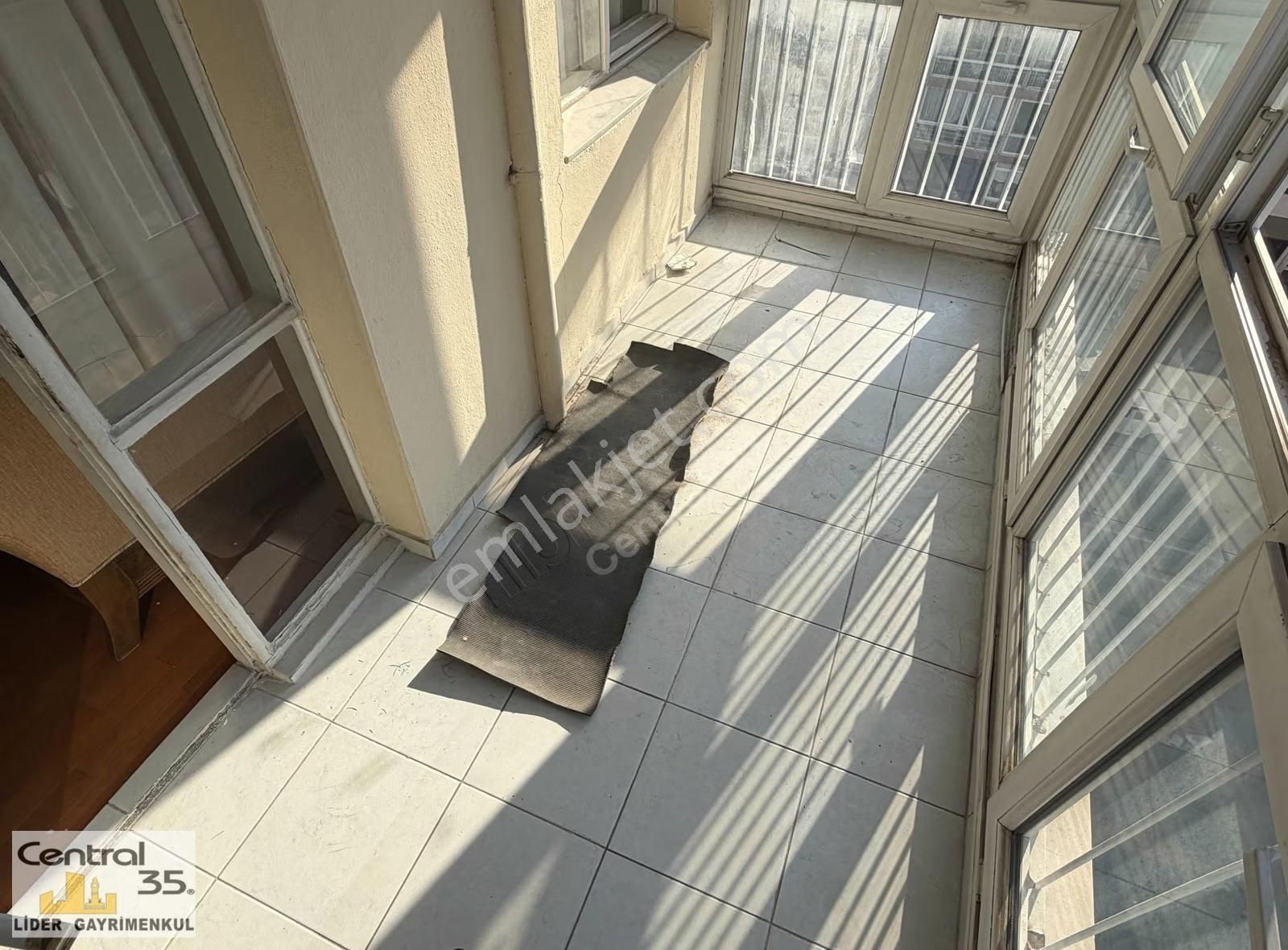 Central 35 Üçkuyular 125 M2 3+1 Arakat Merkezi Isıtma 3 Cephe - Görsel 15