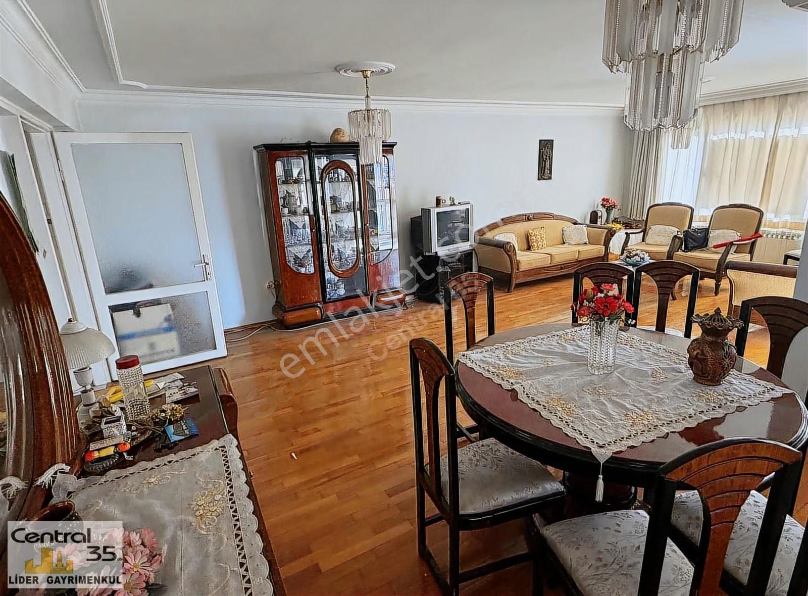 Central 35 Üçkuyular 125 M2 3+1 Arakat Merkezi Isıtma 3 Cephe - Görsel 7