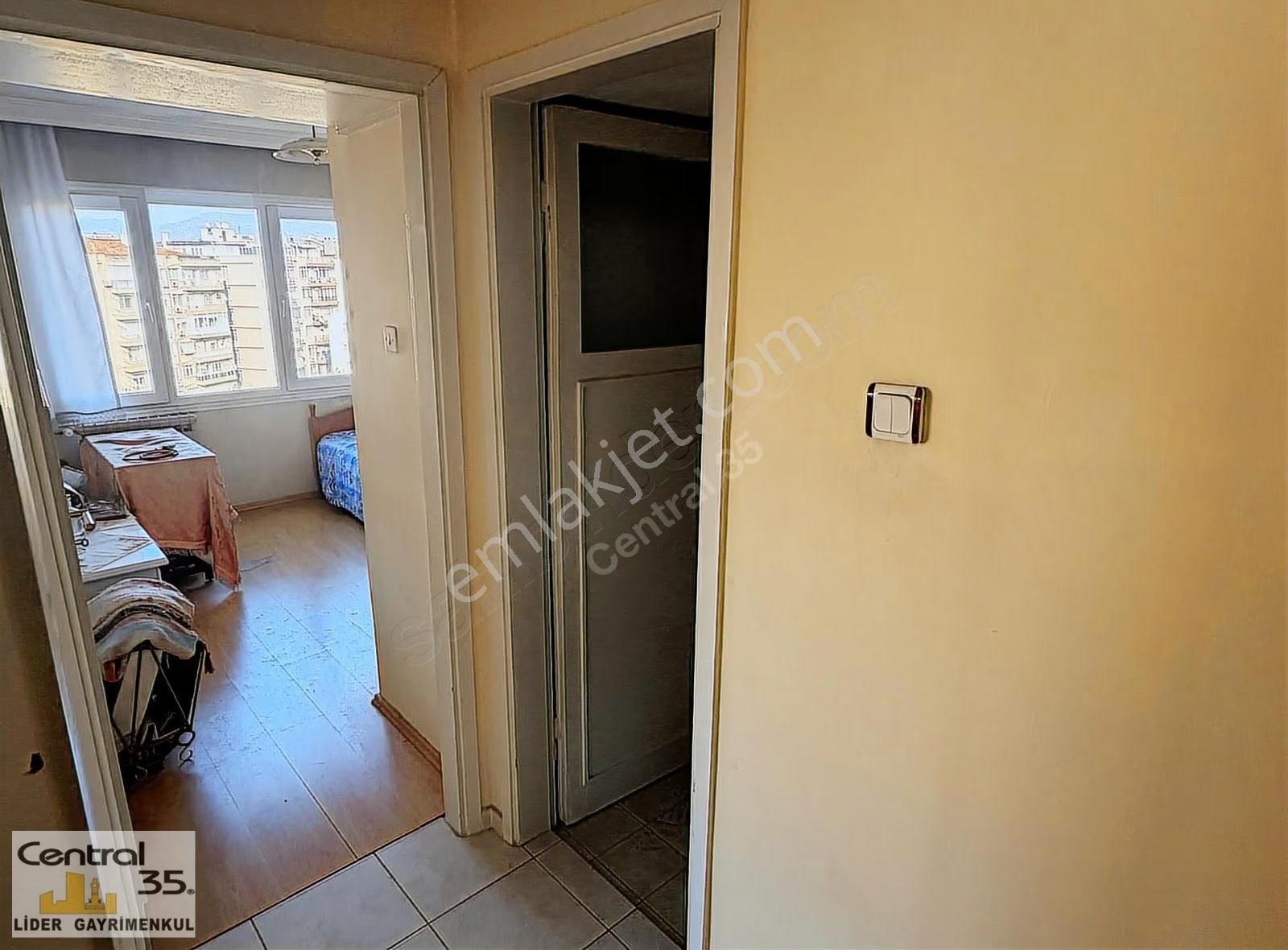 Central 35 Üçkuyular 125 M2 3+1 Arakat Merkezi Isıtma 3 Cephe - Görsel 2