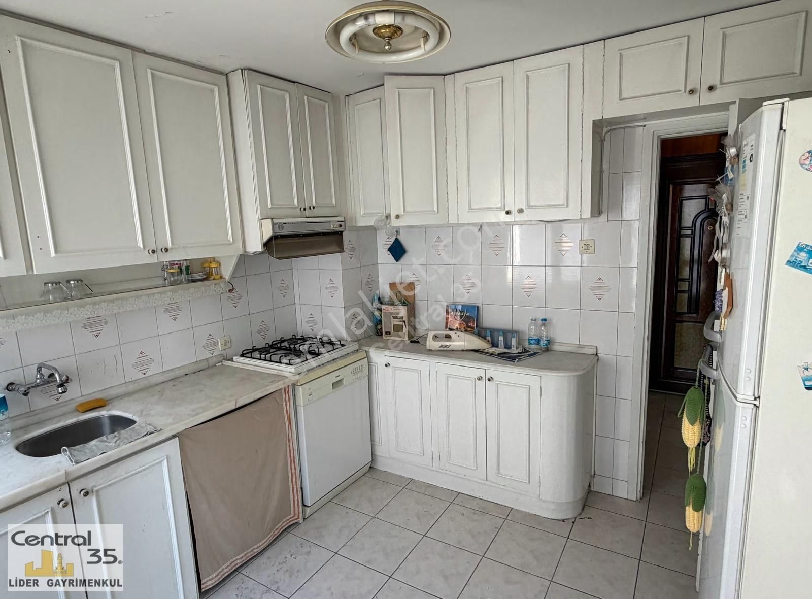 Central 35 Üçkuyular 125 M2 3+1 Arakat Merkezi Isıtma 3 Cephe - Görsel 17