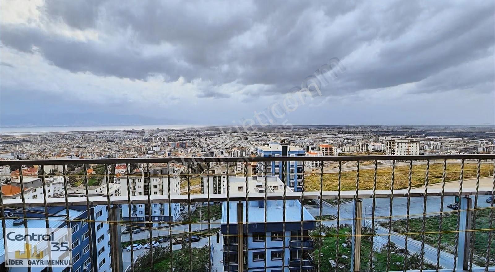 Central 35 Çiğli Esentepe Mh.228 M2 4+1 Teraslı Deniz Manzaralı - Görsel 3