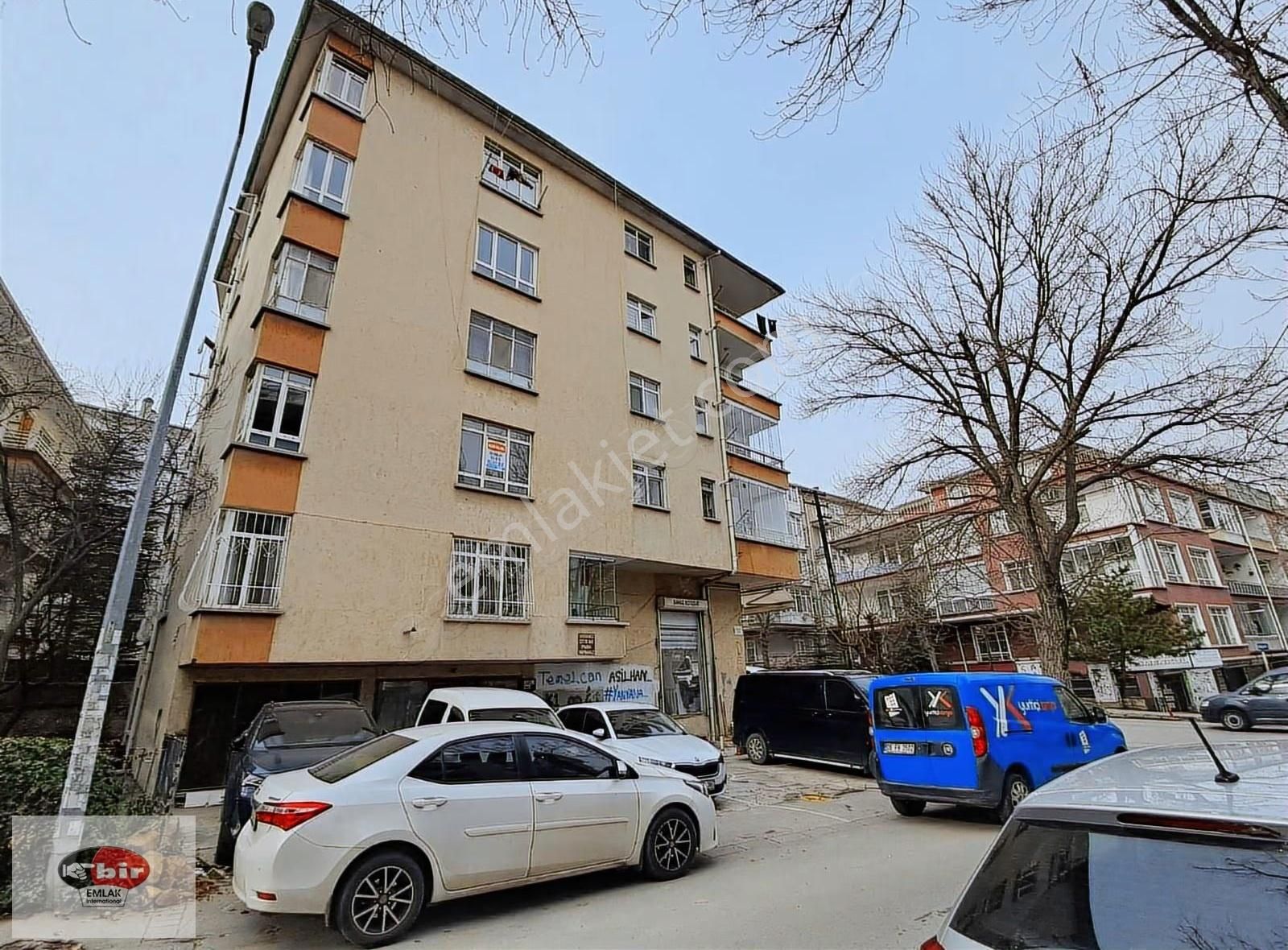 Esat Başak Sokak 3+1 Ara Kat Kiralık Daire - Görsel 23