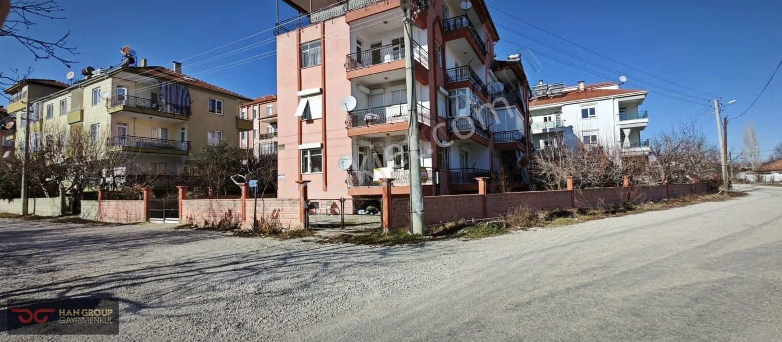 Han Gayrimenkul'den Çarşı Merkeze Yakın 2+1 Köşe Parsel Daire