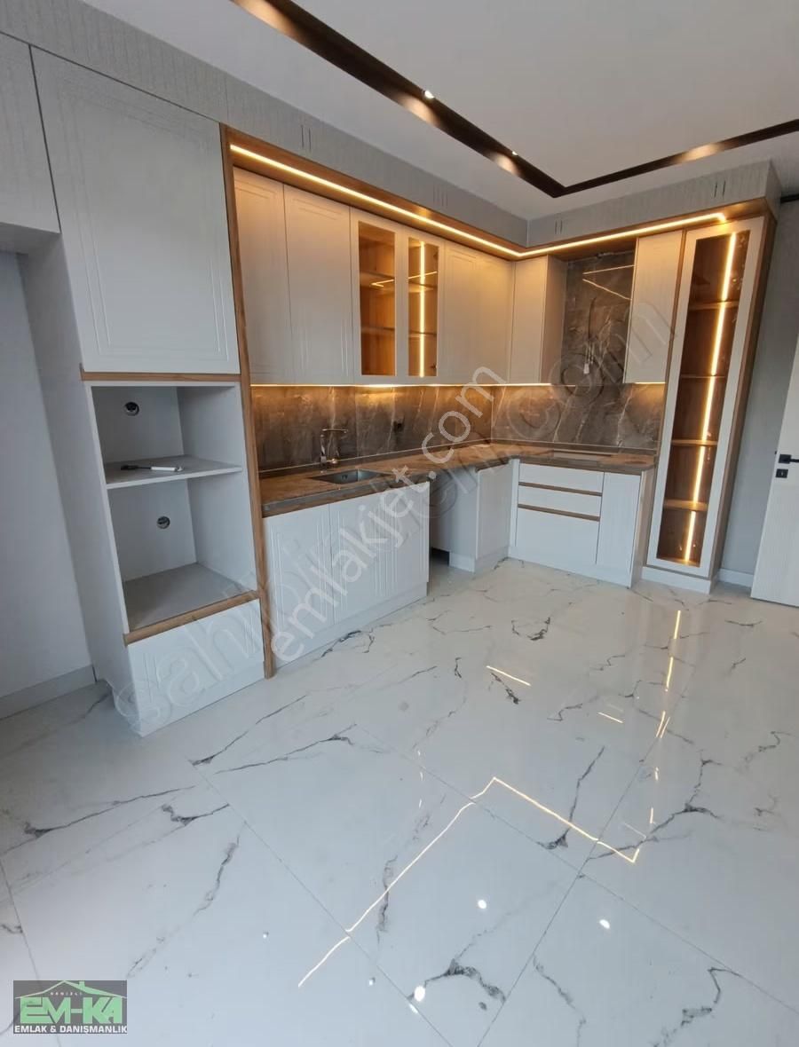 Em-ka Dan Şemiklerde Mükemmel Fırsat 2+1 Daire