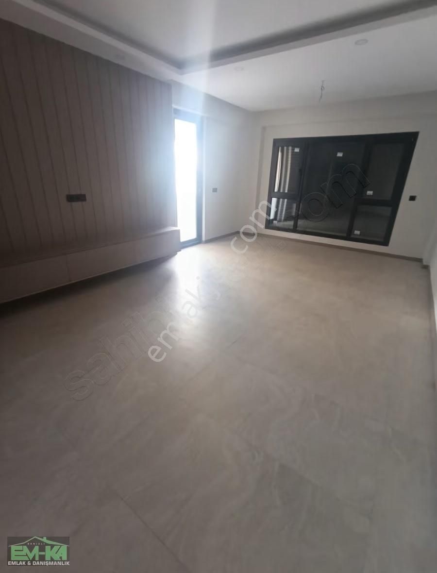 Em-ka Dan Şemiklerde Cinkaya Bulvarı Üzeri 3+1 Daire