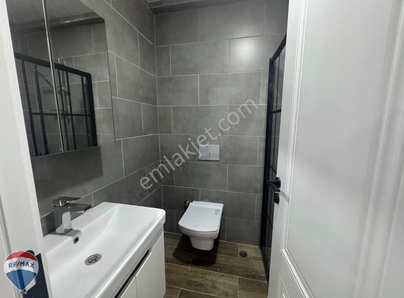 Stadyuma Yakın Satılık 5+1 Villa Remax Mavi Tuncay Şen'den. - Görsel 1